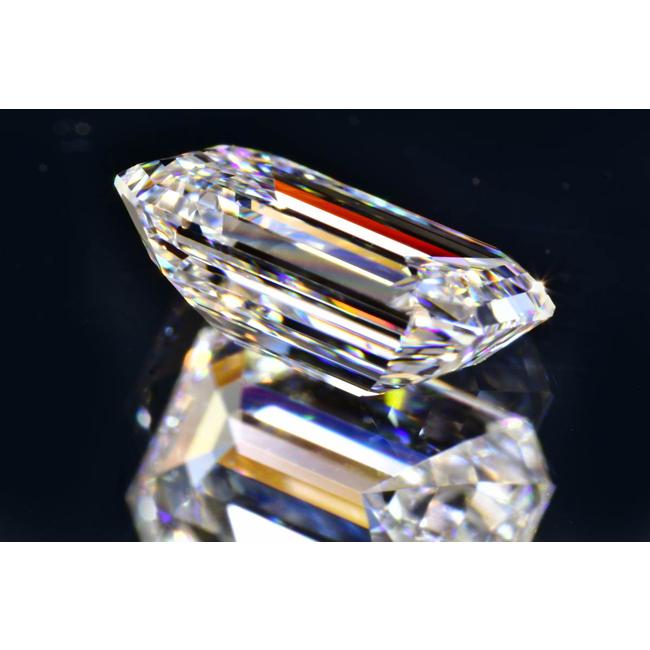 Pm900 エメラルドとダイヤモンドのブローチ2WAY Pm900 エメラルドとダイヤモンドのブローチ2WAY エメラルド