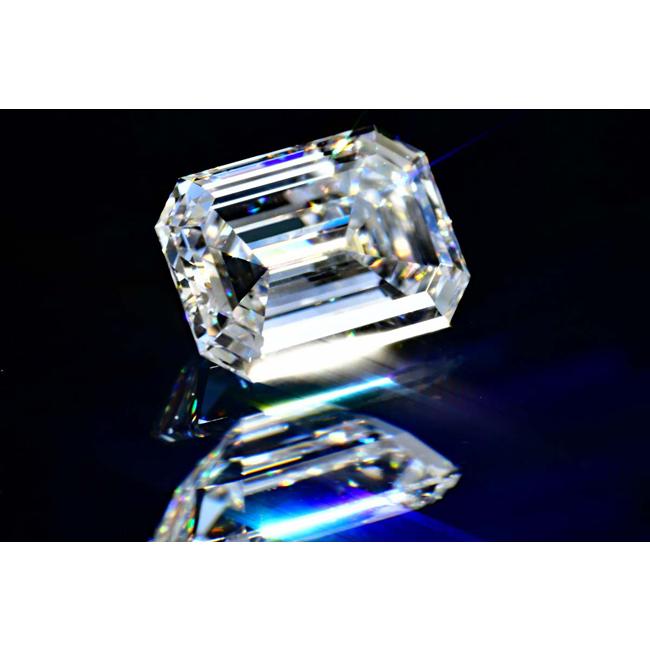 【推し】 0.3カラットエメラルドカット ダイヤネックレス Eカラーインターナリーフローレス高品質 ダイヤ一粒ネックレス横向き 【EIM2010748098】(70590円)