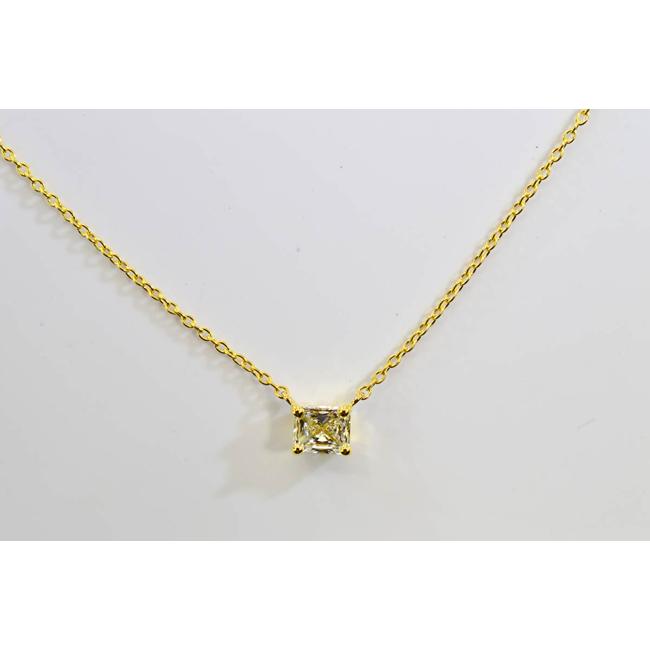 0.3カラット 四角いダイヤモンド ラディアントカット ダイヤネックレス