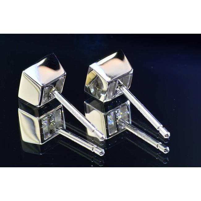 Ptプリンセスカットブルーダイヤモンドピアス(片耳、キャッチあり)① 片方0.5カラット ダイヤシンプル一粒ピアス プリンセスカット ダイヤ
