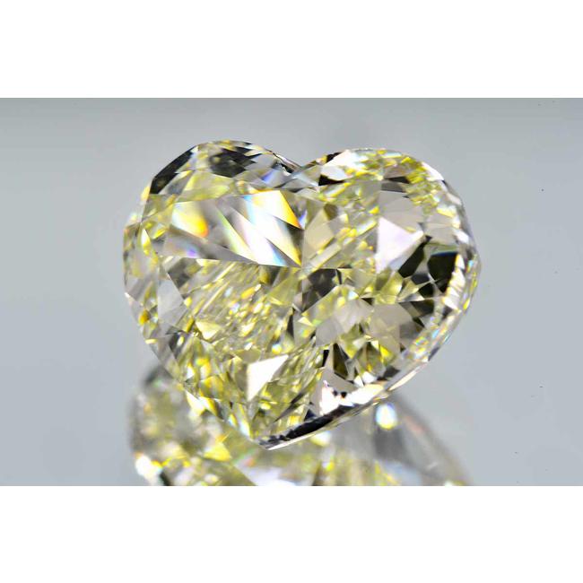 1カラット ダイヤハート 一粒リング イエローゴールド とライト  