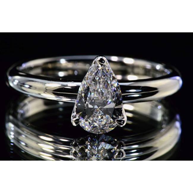 ペアシェイプカット ダイヤモンドリング プラチナ 0.7カラットDカラー