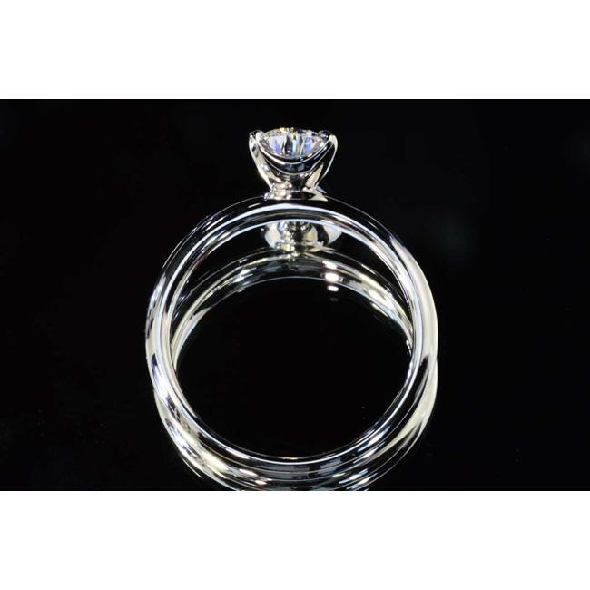 ペアシェイプカット ダイヤモンドリング プラチナ 0.7カラットDカラー