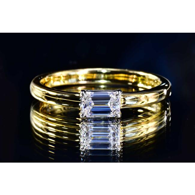 エメラルドカット ダイヤリング ゴールド 0.35カラット D IF タイプ2A