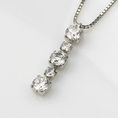 スリーストーンPTダイヤモンドペンダントネックレス : ダイヤピアス 