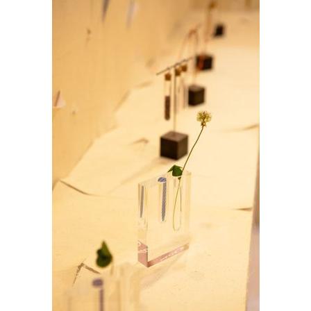 スタンド・アクリル |  | 03