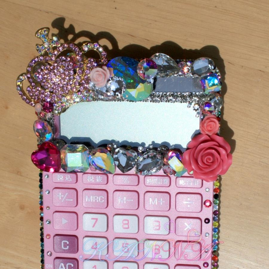 極上！高級ビジューとスワロとティアラの宝石盛り♪ライトピンクデコ電卓 by Kanna |  | 04