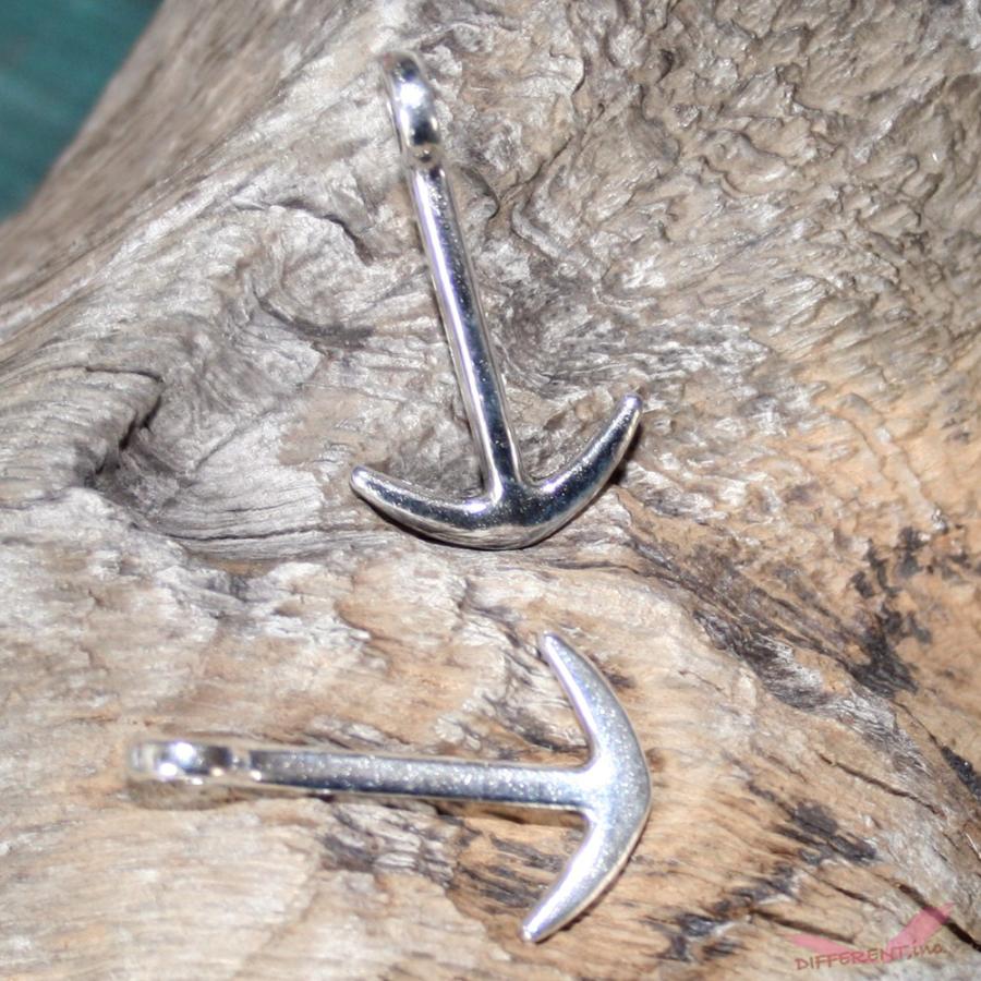 ミドルサイズのシンプルアンカー ヴィンテージ シルバー チャーム |  | 02