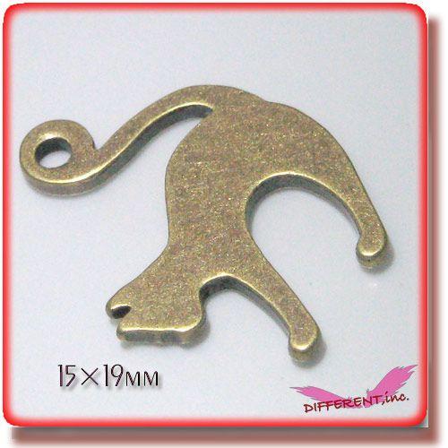 金古美　Cat ふにゃ〜 ネコ 毛は逆立ってはいないけど・・・ |  | 01