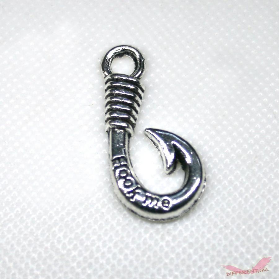 フィッシュフック チャーム ヴィンテージシルバー ハーフ | 