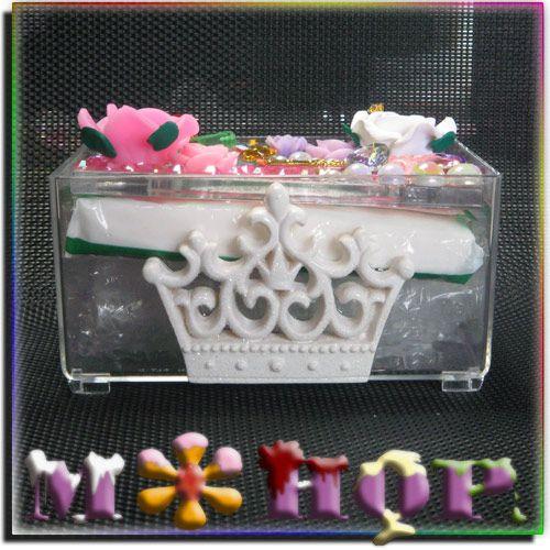 エッフェル塔とクラウン ミニティッシュケース手作りデコ by M＊HOP