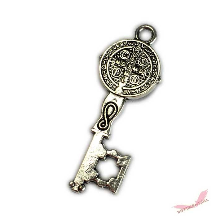 ミニサイズ ジーザス アンティークシルバー キー チャームパーツ |  | 01