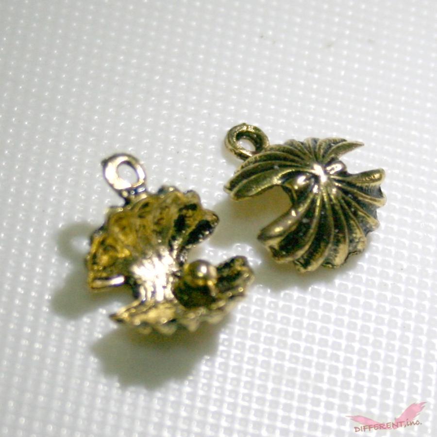 真珠貝 3D ヴィンテージゴールド メタルチャーム |  | 02