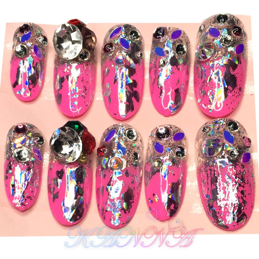 ピンクとシルバーグリッターの派手かわネイル ネイルチップ by Kanna