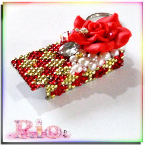 ゴールド＆レッドのフリスクケースキーチェーン付き by Rio |  | 03