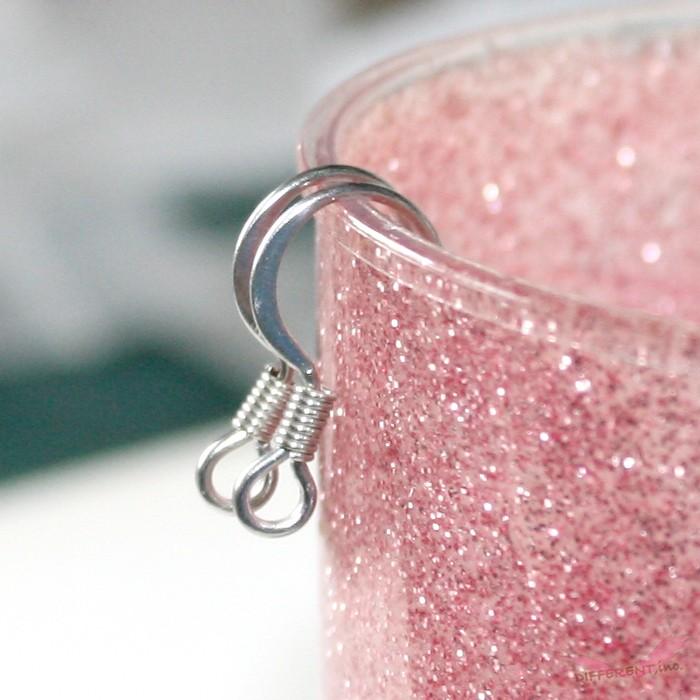 ステンレス製 フィッシュフックピアス 玉無し |  | 02