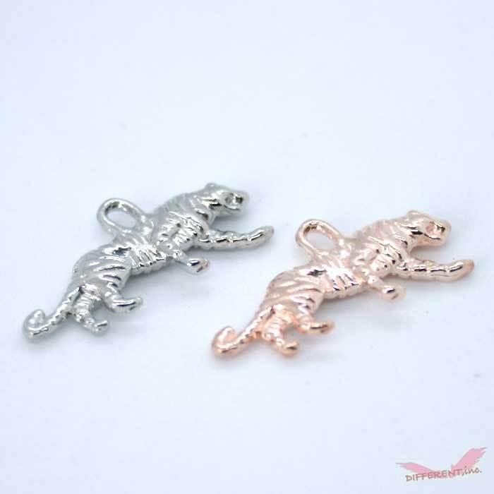 ミニ タイガー チャーム 2Colors |  | 02