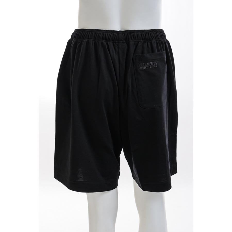 ヴェトモン 1611 ショートパンツ ハーフパンツ スウェットパンツ 1611 メンズ 22年春夏新作 Ue52tr130b メンズファッション ブラック Vetements 22年春夏新作 Diffusion オンライン特販