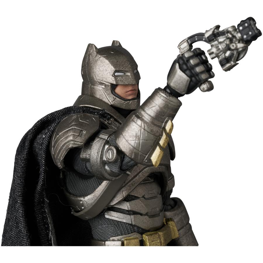 MAFEX アーマードバットマン MAFEX BATMAN メディコム Amazon.co.jp: MAFEX マフェックス ARMORED BATMAN アーマード