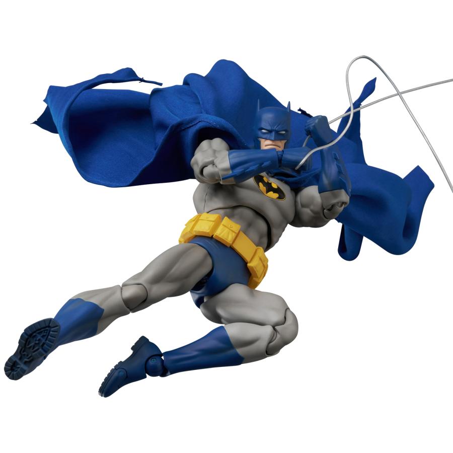 MAFEX 送料無料◇MAFEX マフェックス No.333 BATMAN：HUSH BATMAN