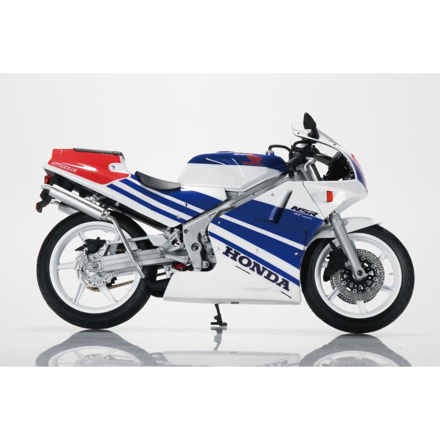 スカイネット 1/12 完成品バイク Honda NSR250R '89 ロスホワイト
