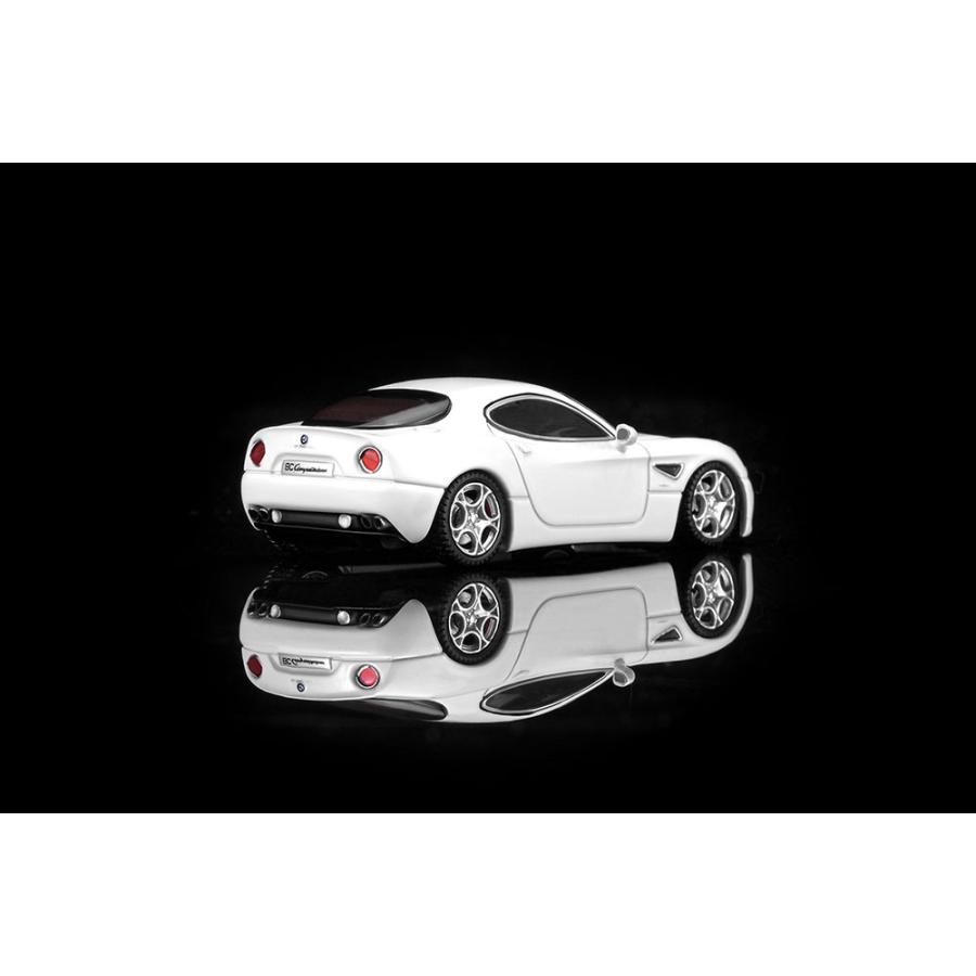 MOTORHELIX 1/64 アルファロメオ 8C Competizione 2008 Bianco Polare