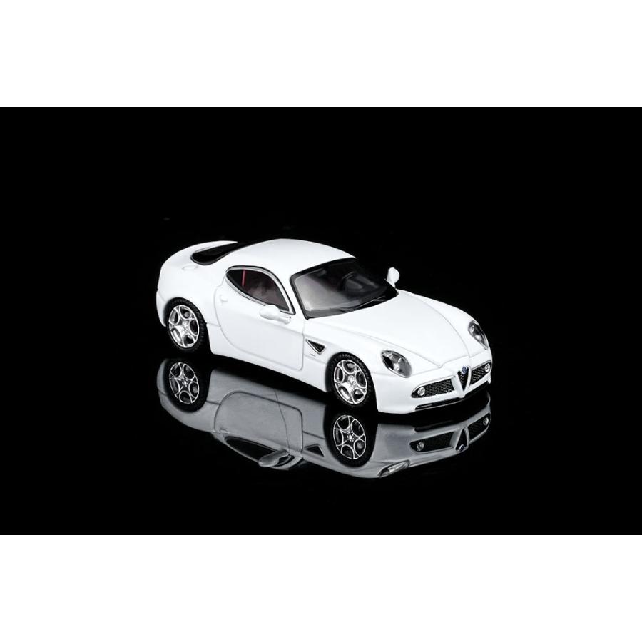 MOTORHELIX 1/64 アルファロメオ 8C Competizione 2008 Bianco Polare