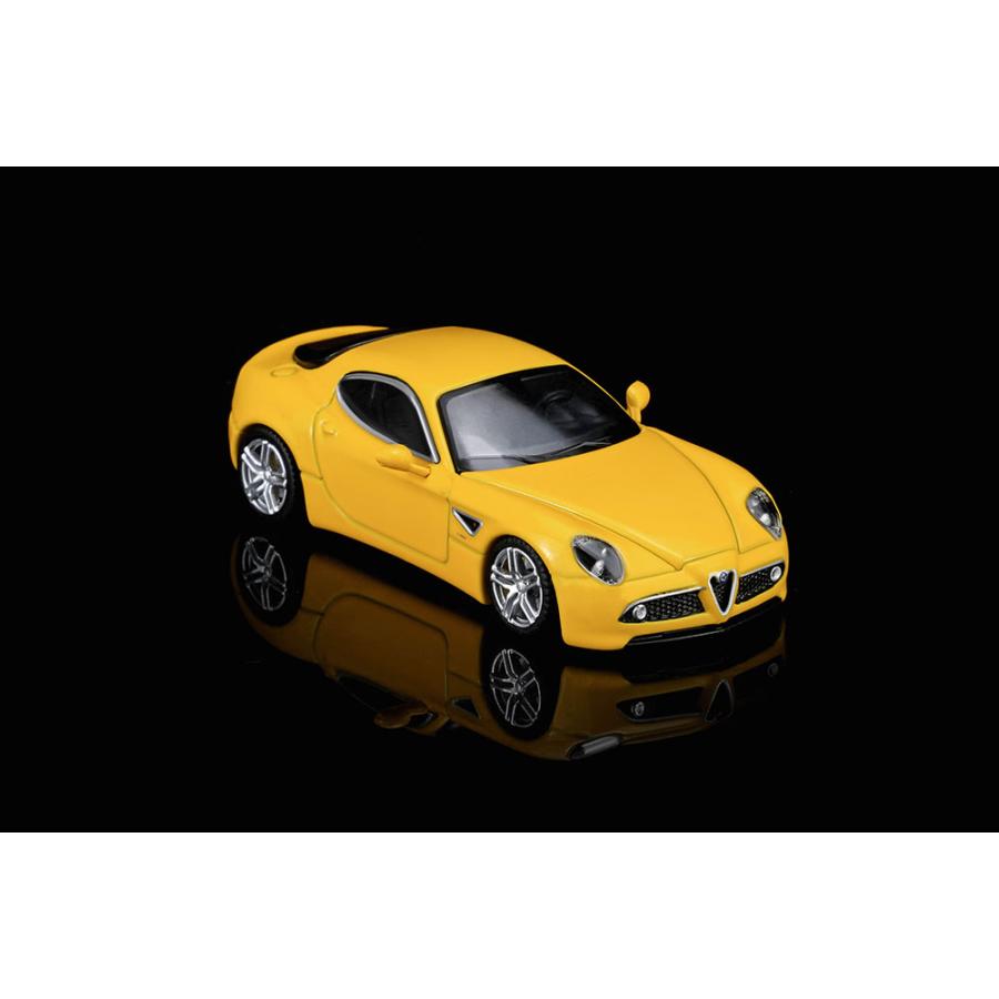 マイスト1/18 アルファロメオ　8C MOTORHELIX 1/64 アルファロメオ 8C Competizione 2008 Giallo Mica