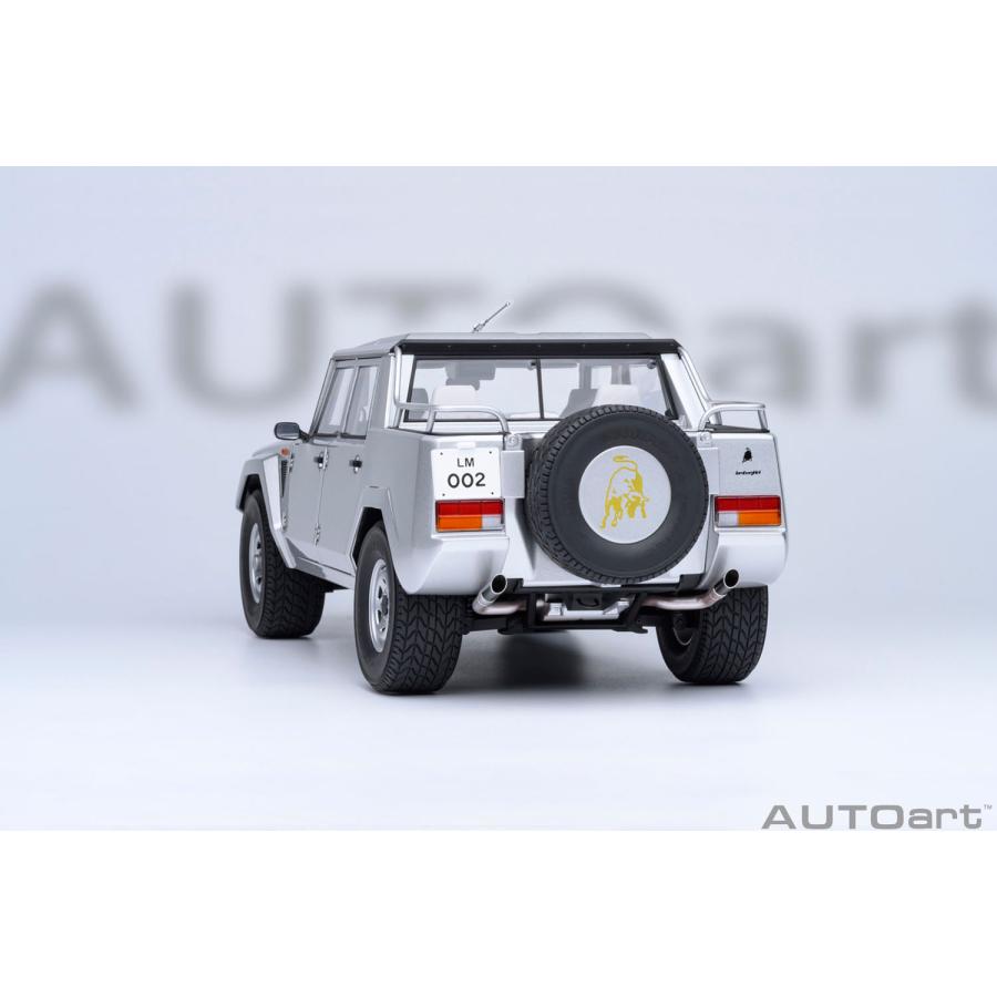 送料無料◇オートアート 1/18 ランボルギーニ LM002 (メタリック