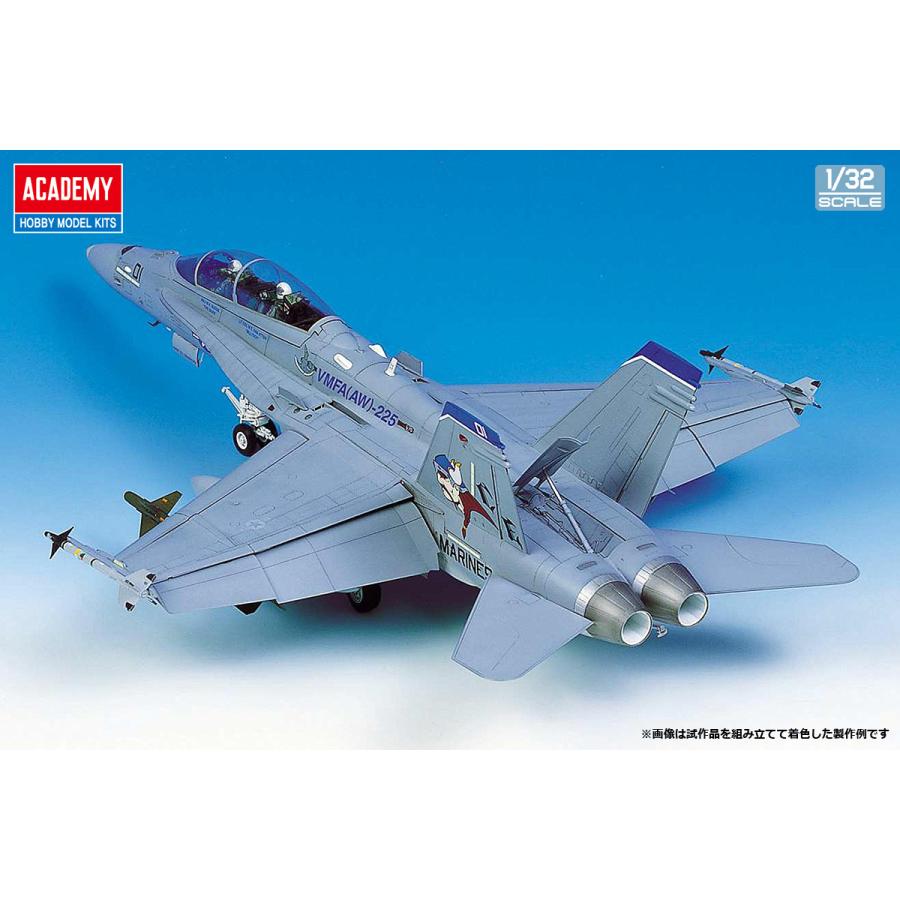 送料無料◇アカデミー 1/32 F/A-18D ホーネット ナイトアタック 