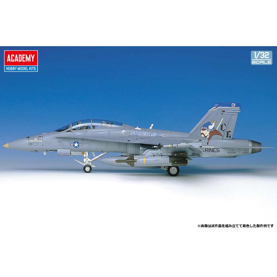 送料無料◇アカデミー 1/32 F/A-18D ホーネット ナイトアタック