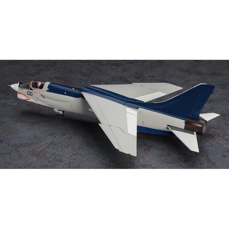 ハセガワ 1/72 「エリア88」 F-8E クルーセイダー ”風間 真
