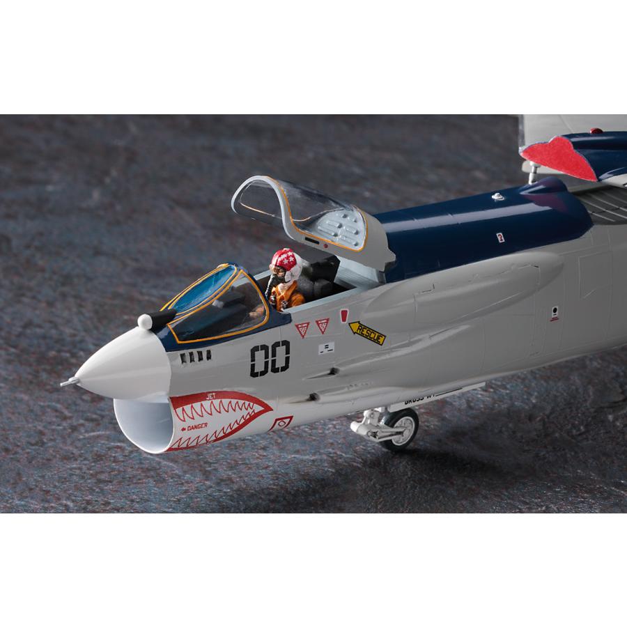 ハセガワ 1/72 「エリア88」 F-8E クルーセイダー ”風間 真