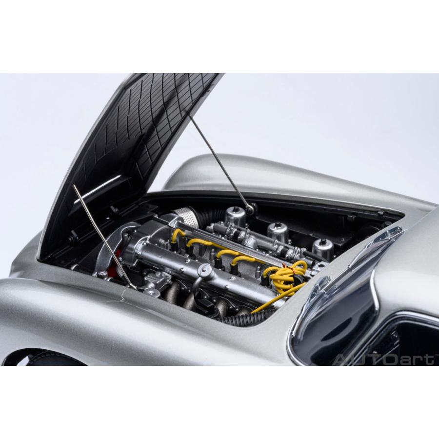 送料無料◇オートアート 1/18 アストンマーチン DB5 (シルバー