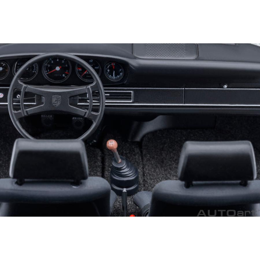 送料無料◆オートアート 1/18 ポルシェ 911 カレラ 2.7 RS (グランプリホワイト/グリーン・ストライプ) ミニカー 78031 （ZM149134）の画像