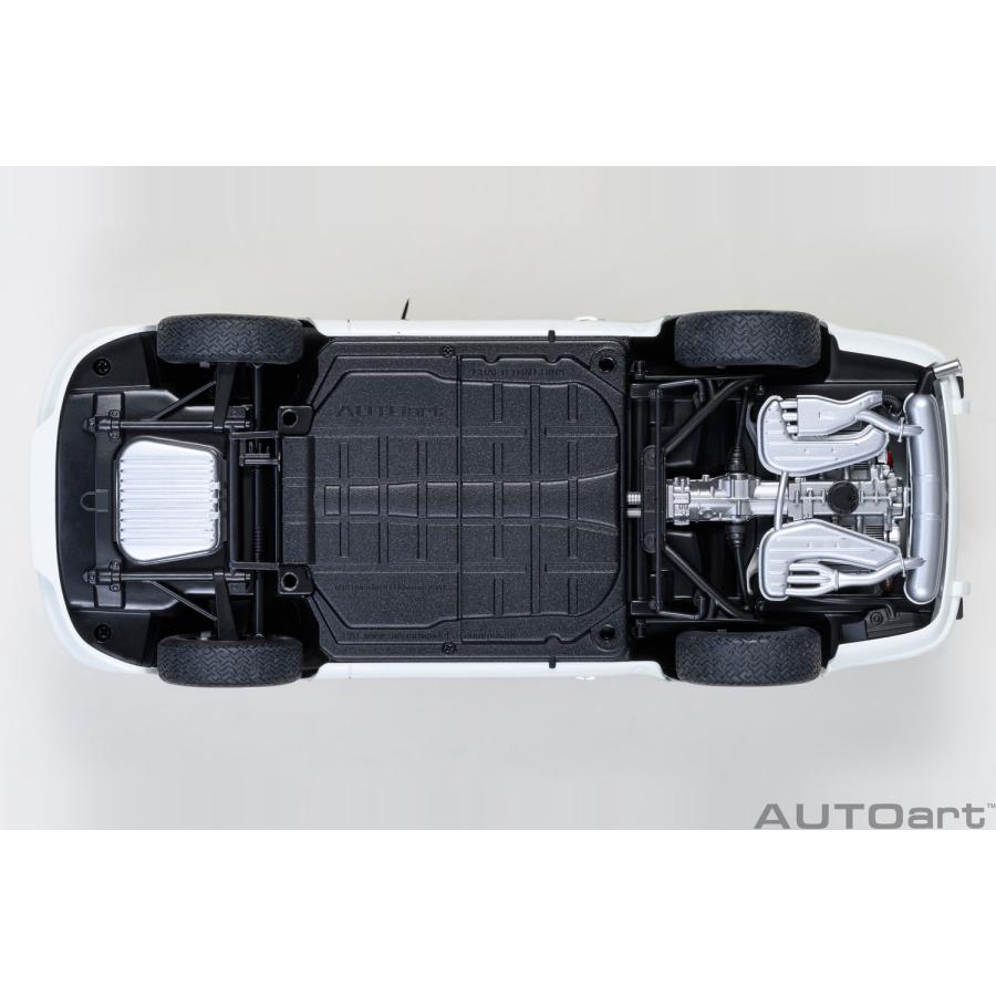送料無料◆オートアート 1/18 ポルシェ 911 カレラ 2.7 RS (グランプリホワイト/グリーン・ストライプ) ミニカー 78031 （ZM149134）の画像