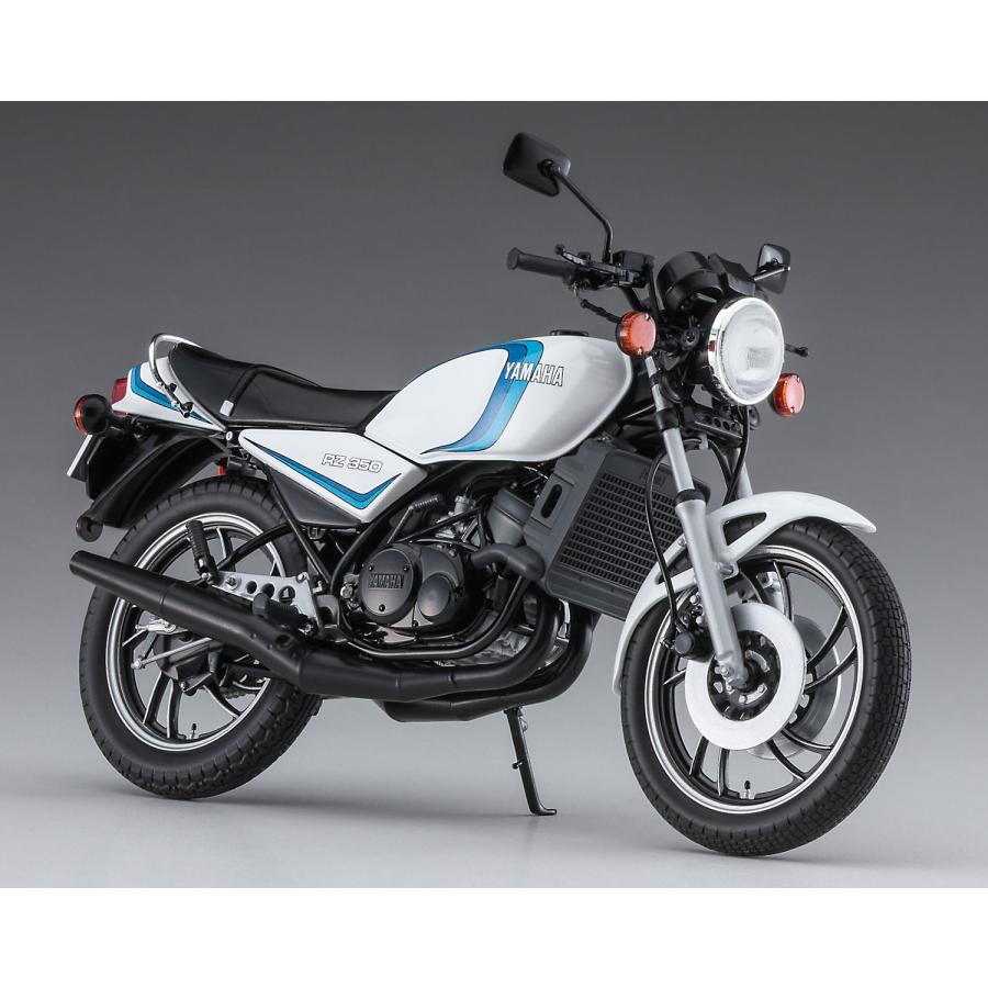 YAMAHA RZ350 4UO 1/12 カスタム 今週特別価格!! ハセガワ 1/12 ヤマハ RZ350 (4U0) (1981) プラモデル BK15 （ZS165285
