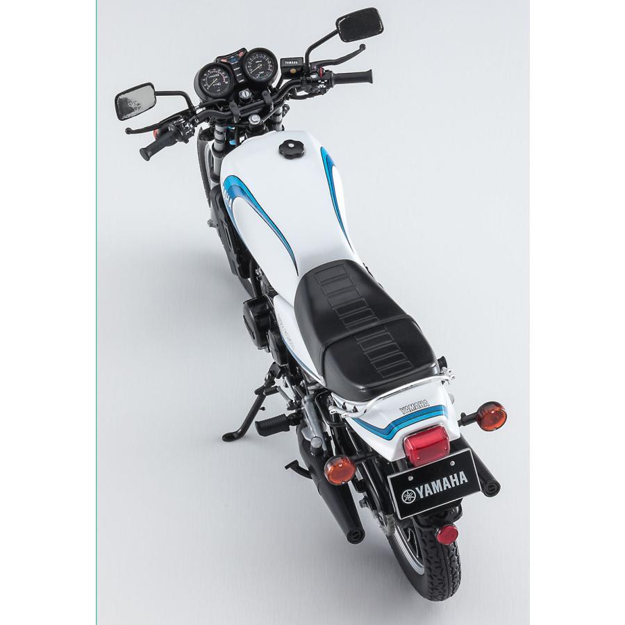 YAMAHA RZ350 4UO 1/12 カスタム 今週特別価格!! ハセガワ 1/12 ヤマハ RZ350 (4U0) (1981) プラモデル BK15 （ZS165285