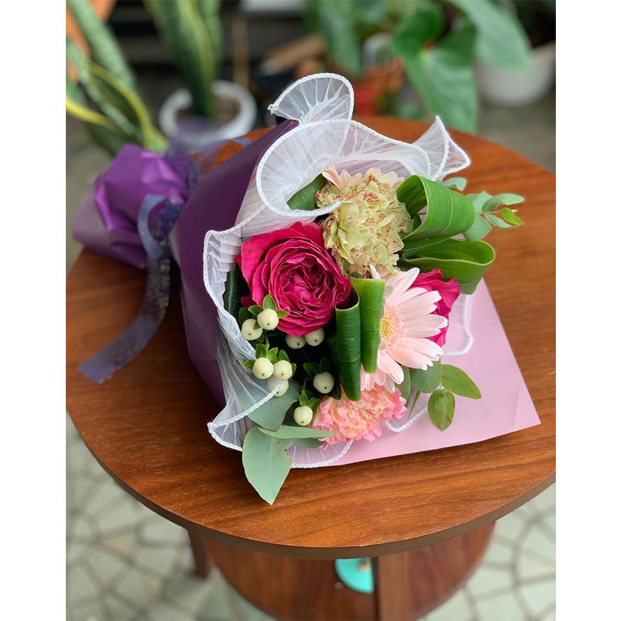 新品 ブーケ 旬の花 ミニブーケ 可愛らしい 花束 敬老の日 ギフト 誕生日 記念日 プロポーズ 祝い 移転祝い 開店祝い フラワー プレゼント クール便送料無料 Aynaelda Com