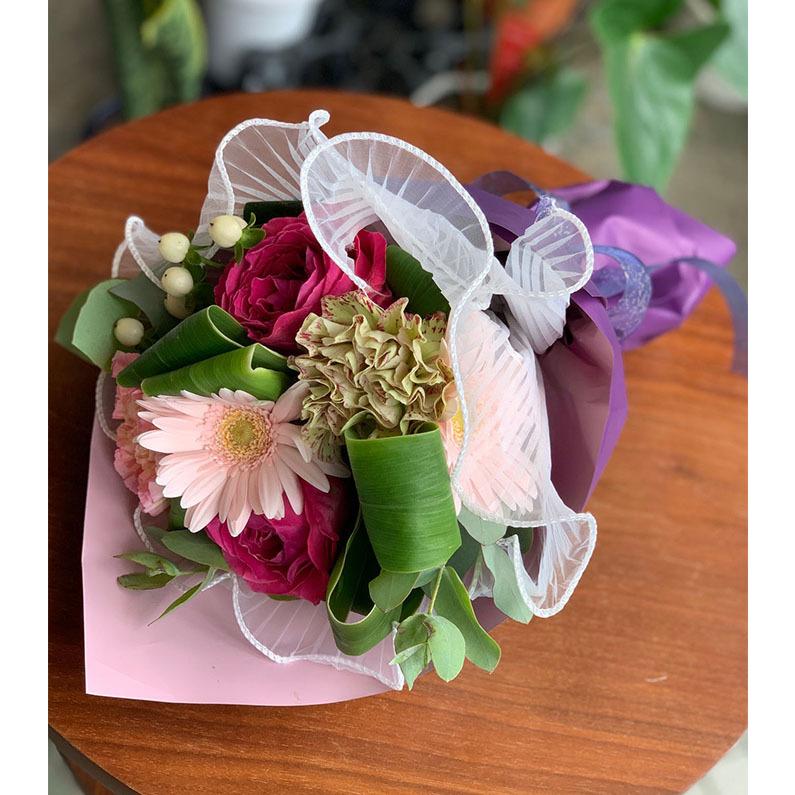 新品 ブーケ 旬の花 ミニブーケ 可愛らしい 花束 敬老の日 ギフト 誕生日 記念日 プロポーズ 祝い 移転祝い 開店祝い フラワー プレゼント クール便送料無料 Aynaelda Com