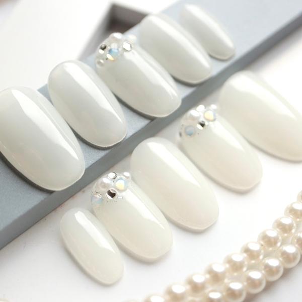 ネイルチップ 微粒ホワイトベース根元パール ブライダル 結婚式 ウェディングショートからレギュラーオーバルまで長さが選べるデザインつけ爪 G52 Dinaネイル 通販 Yahoo ショッピング