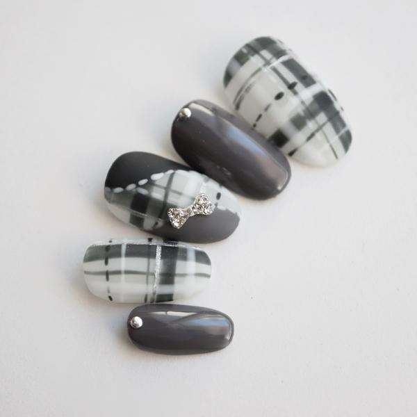 ネイルチップ ニュアンスライン ショートからレギュラーオーバルまで長さが選べるデザインつけ爪 G90 Dinaネイル 通販 Yahoo ショッピング