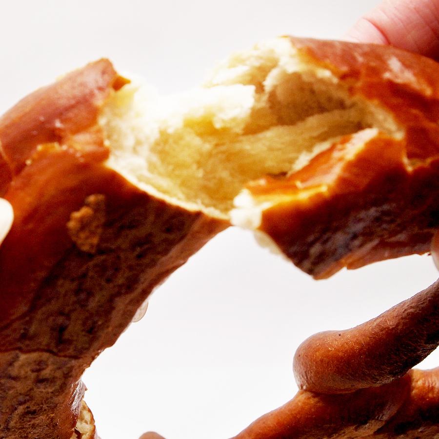 バター プレッツェル/ドイツ冷凍パン（解凍するだけ！）１個入 |  | 03