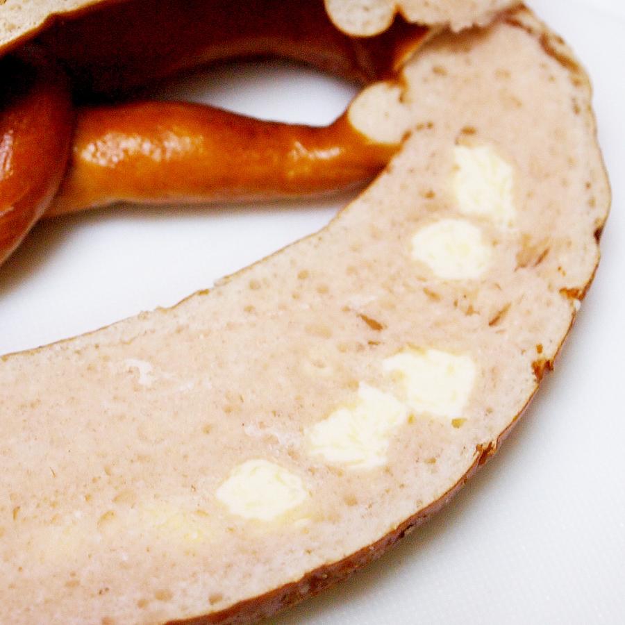 ドイツ伝統バター プレッツェル　12個入り　全焼成冷凍パン（解凍するだけ！） |  | 02