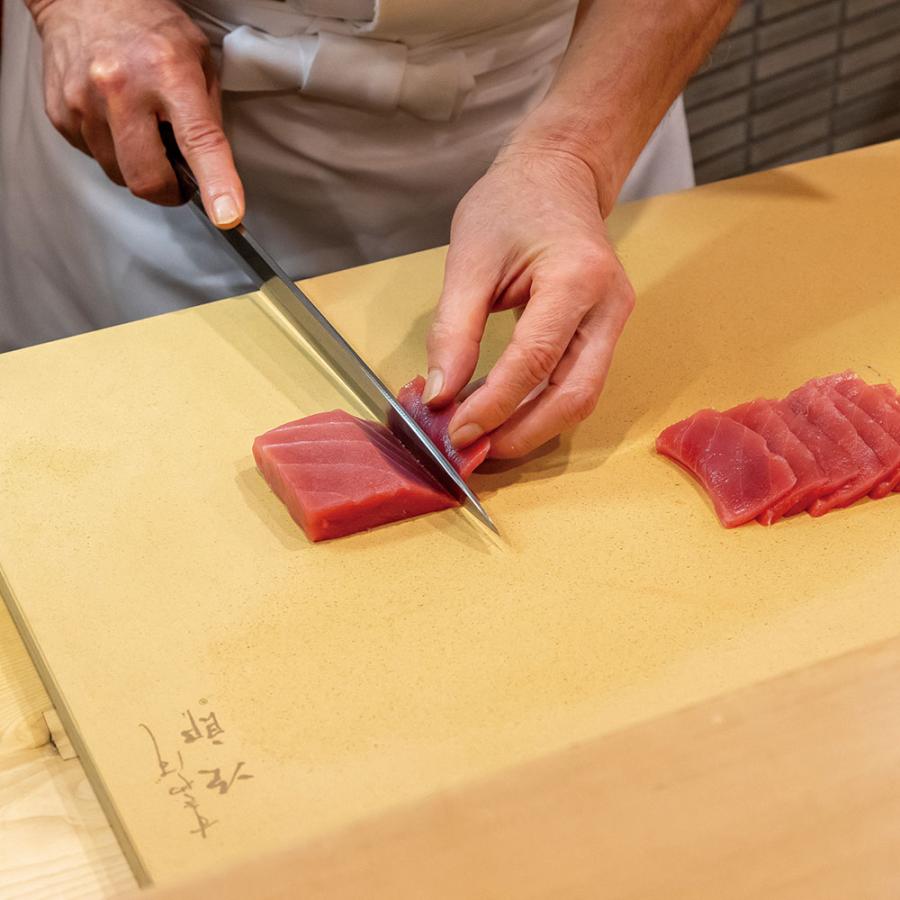 ≪L≫ すきやばし次郎特選ゴムのまな板 キッチンツール まな板 カッティングボード LX5707の画像