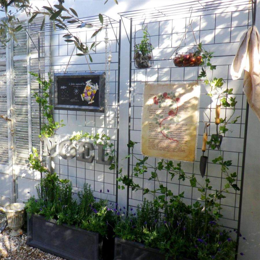 dinos（ディノス） プランター 台付き 日本製 コンパクト 可愛い