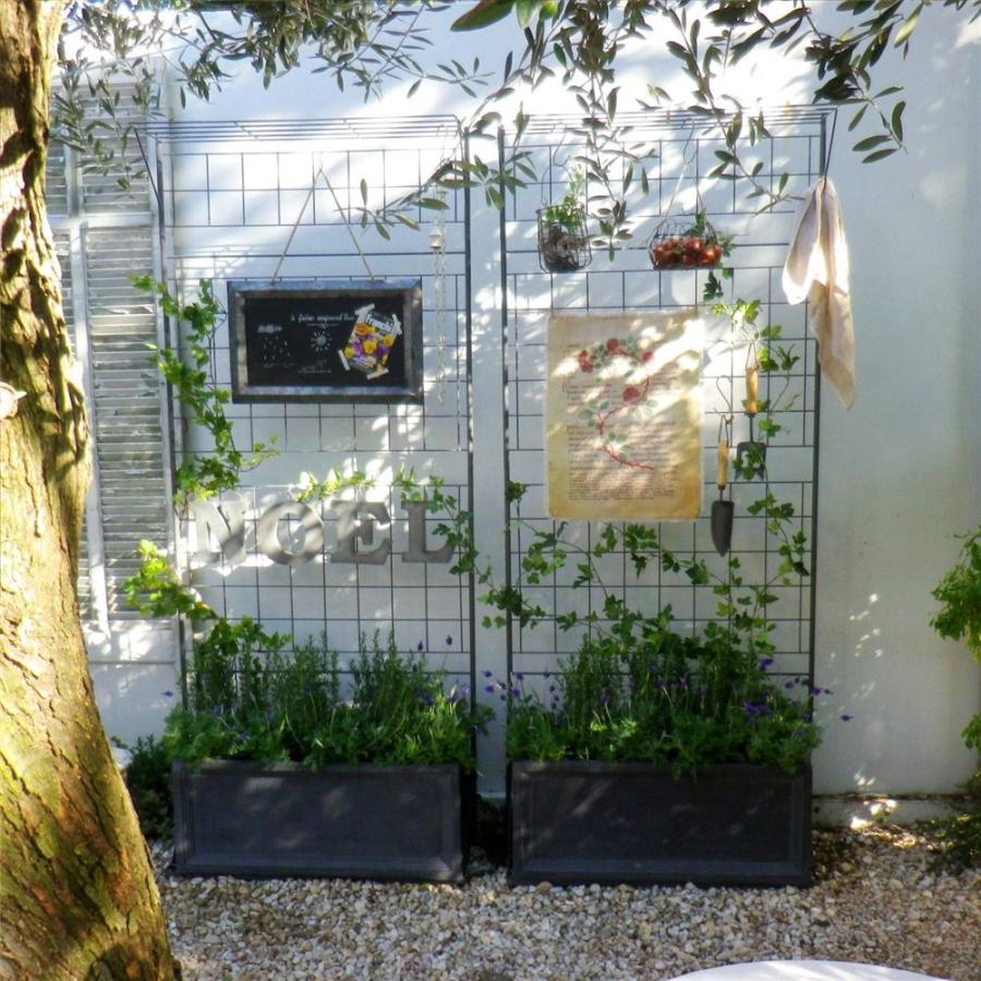 dinos（ディノス） プランター 台付き 日本製 コンパクト 可愛い