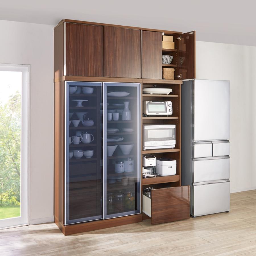 dinos（ディノス） 狭いキッチンでも広々使える引き戸式大型パントリー