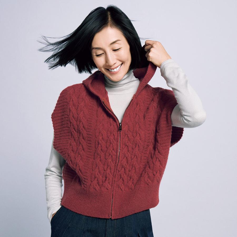 dinos（ディノス） ウールアルパカ混 ケーブル編み フーデッドジレ