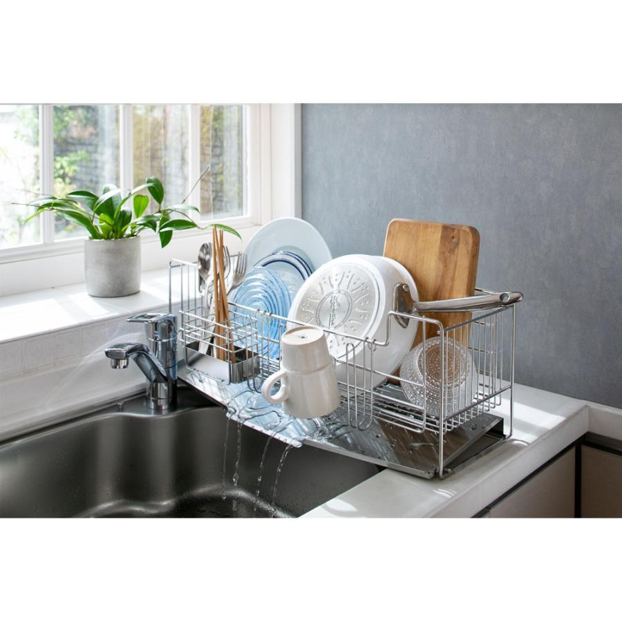 水が流れるステンレス水切り＜1個 2個組＞ 手前がすっきり伸長式シンク